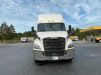 Used 2021 Freightliner Cascadia Detroit DD15AT Semi Truck with Sleeper Cab for sale #380838 - photo 2