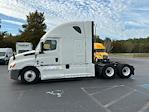 Used 2021 Freightliner Cascadia Detroit DD15AT Semi Truck with Sleeper Cab for sale #380838 - photo 4