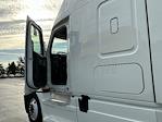 Used 2021 Freightliner Cascadia Detroit DD15AT Semi Truck with Sleeper Cab for sale #380838 - photo 9