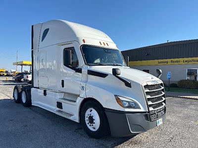 Used 2021 Freightliner Cascadia Detroit DD15AT Semi Truck with Sleeper Cab for sale #380850 - photo 1