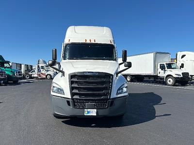 Used 2021 Freightliner Cascadia Detroit DD15AT Semi Truck with Sleeper Cab for sale #380854 - photo 2