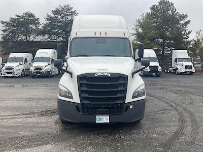 Used 2021 Freightliner Cascadia Detroit DD15AT Semi Truck with Sleeper Cab for sale #380856 - photo 2