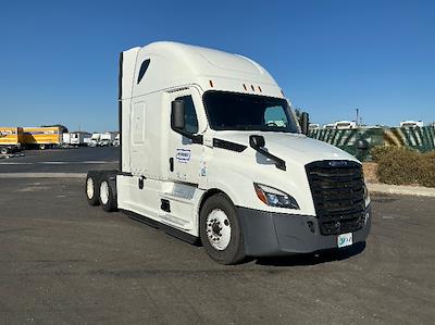 Used 2021 Freightliner Cascadia Detroit DD15AT Semi Truck with Sleeper Cab for sale #380863 - photo 1