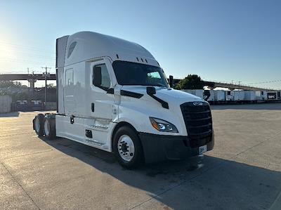 Used 2021 Freightliner Cascadia Detroit DD15AT Semi Truck with Sleeper Cab for sale #380866 - photo 1