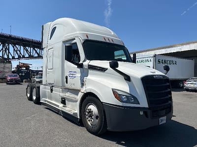 Used 2021 Freightliner Cascadia Detroit DD15AT Semi Truck with Sleeper Cab for sale #380873 - photo 1