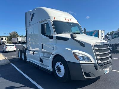 Used 2021 Freightliner Cascadia Detroit DD15AT Semi Truck with Sleeper Cab for sale #380875 - photo 1