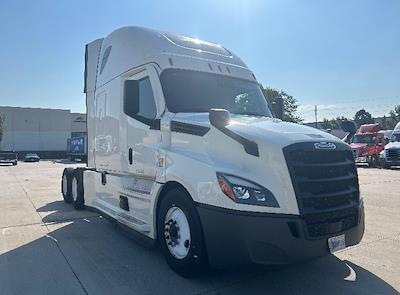 Used 2021 Freightliner Cascadia Detroit DD15AT Semi Truck with Sleeper Cab for sale #380876 - photo 1