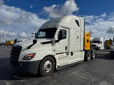 Used 2021 Freightliner Cascadia Detroit DD15AT Semi Truck with Sleeper Cab for sale #380886 - photo 1