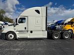 Used 2021 Freightliner Cascadia Detroit DD15AT Semi Truck with Sleeper Cab for sale #380886 - photo 3