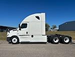 Used 2021 Freightliner Cascadia Detroit DD15AT Semi Truck with Sleeper Cab for sale #380887 - photo 4