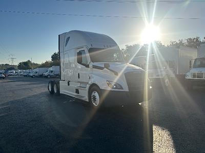 Used 2021 Freightliner Cascadia Detroit DD15AT Semi Truck with Sleeper Cab for sale #380890 - photo 1