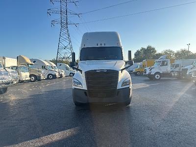 Used 2021 Freightliner Cascadia Detroit DD15AT Semi Truck with Sleeper Cab for sale #380890 - photo 2