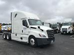 Used 2021 Freightliner Cascadia Detroit DD15AT Semi Truck with Sleeper Cab for sale #380892 - photo 1