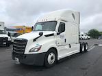 Used 2021 Freightliner Cascadia Detroit DD15AT Semi Truck with Sleeper Cab for sale #380892 - photo 3