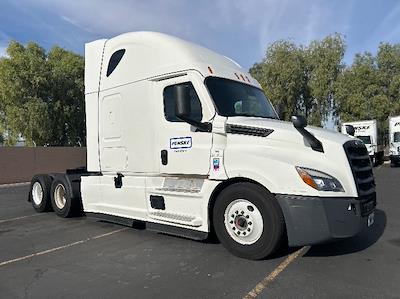 Used 2021 Freightliner Cascadia Detroit DD15AT Semi Truck with Sleeper Cab for sale #380894 - photo 1