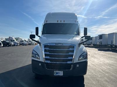 Used 2021 Freightliner Cascadia Detroit DD15AT Semi Truck with Sleeper Cab for sale #381182 - photo 2