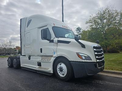 Used 2021 Freightliner Cascadia Detroit DD15AT Semi Truck with Sleeper Cab for sale #381184 - photo 1