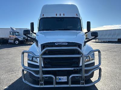 Used 2022 Freightliner Cascadia Detroit DD15AT Semi Truck with Sleeper Cab for sale #381210 - photo 2