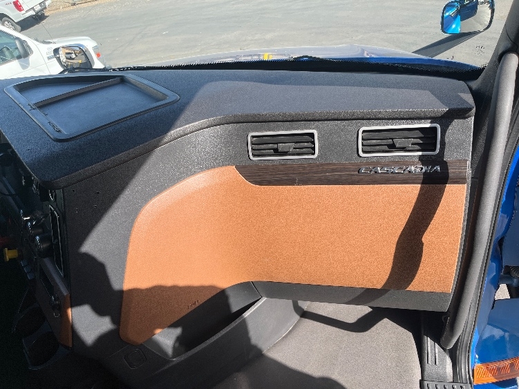Used 2021 Freightliner Cascadia - photo 16