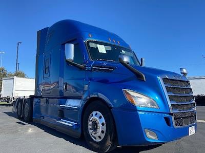 Used 2021 Freightliner Cascadia Detroit DD15AT Semi Truck with Sleeper Cab for sale #381481 - photo 1
