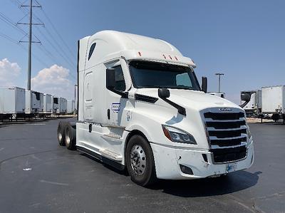 Used 2021 Freightliner Cascadia Detroit DD15AT Semi Truck with Sleeper Cab for sale #381515 - photo 1
