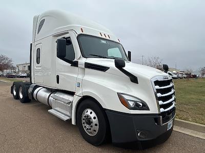 Used 2021 Freightliner Cascadia Cummins X15 Semi Truck with Sleeper Cab for sale #382291 - photo 1