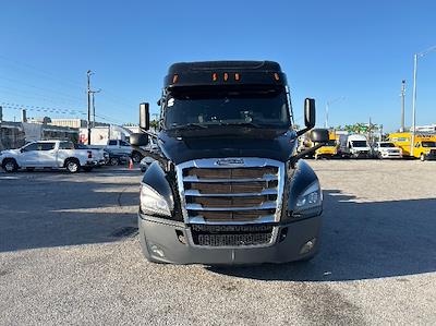 Used 2021 Freightliner Cascadia - photo 1