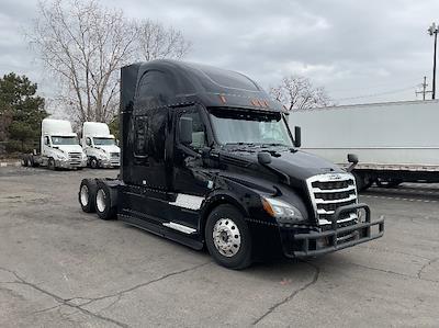 Used 2021 Freightliner Cascadia - photo 1