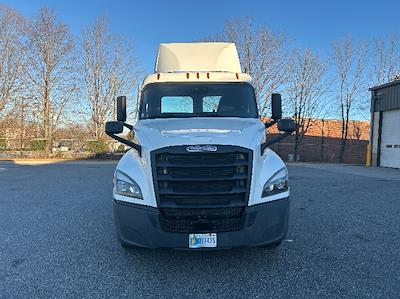 Used 2021 Freightliner Cascadia Detroit DD13 Semi Truck for sale #382774 - photo 2