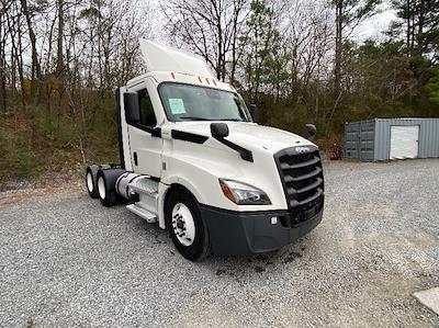 Used 2021 Freightliner Cascadia - photo 1