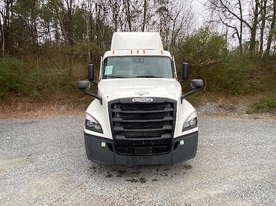 Used 2021 Freightliner Cascadia - photo 1