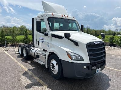 Used 2021 Freightliner Cascadia Detroit DD13 Semi Truck for sale #382869 - photo 1