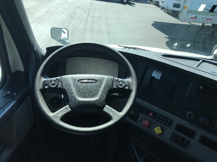 Used 2021 Freightliner Cascadia - photo 13