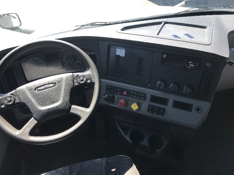 Used 2021 Freightliner Cascadia - photo 14