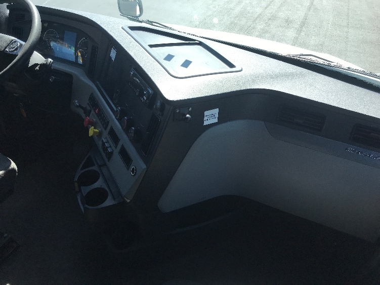 Used 2021 Freightliner Cascadia - photo 17