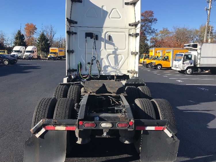 Used 2021 Freightliner Cascadia - photo 8