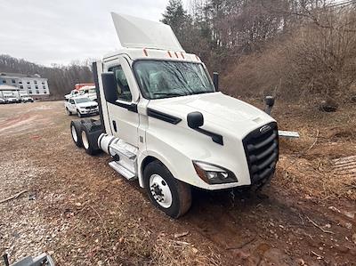 Used 2021 Freightliner Cascadia - photo 1