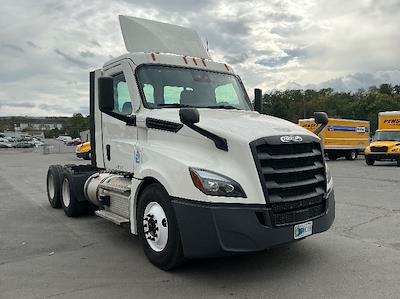 Used 2021 Freightliner Cascadia - photo 1