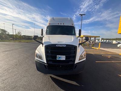 Used 2021 Freightliner Cascadia Detroit DD15AT Semi Truck with Sleeper Cab for sale #384173 - photo 2