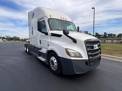 Used 2021 Freightliner Cascadia Detroit DD15AT Semi Truck with Sleeper Cab for sale #384175 - photo 1
