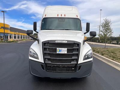 Used 2021 Freightliner Cascadia Detroit DD15AT Semi Truck with Sleeper Cab for sale #384175 - photo 2