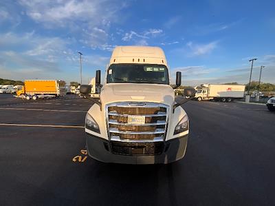 Used 2021 Freightliner Cascadia Detroit DD15AT Semi Truck with Sleeper Cab for sale #384176 - photo 2
