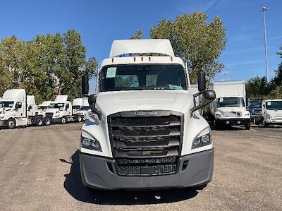 Used 2021 Freightliner Cascadia Detroit DD15AT Semi Truck for sale #384305 - photo 2