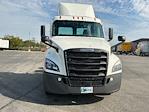Used 2021 Freightliner Cascadia Detroit DD15AT Semi Truck for sale #384653 - photo 2