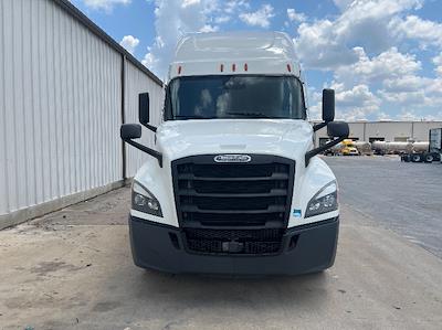 Used 2022 Freightliner Cascadia Detroit DD15AT Semi Truck with Sleeper Cab for sale #384884 - photo 2