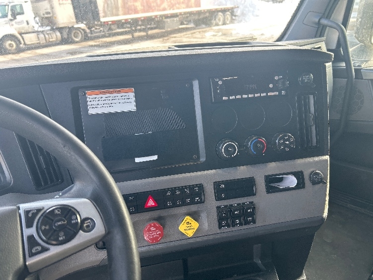 Used 2022 Freightliner Cascadia - photo 14