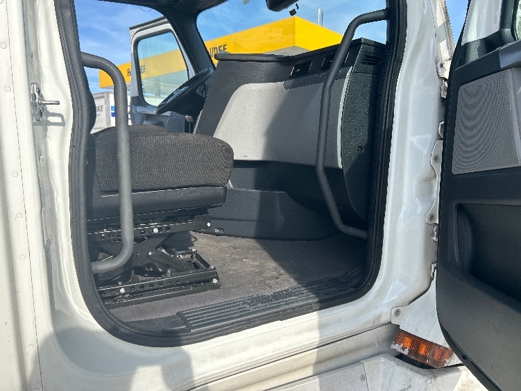 Used 2022 Freightliner Cascadia - photo 15
