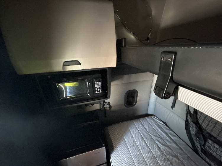 Used 2022 Freightliner Cascadia - photo 20