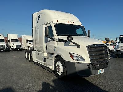 Used 2022 Freightliner Cascadia - photo 1