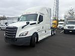 Used 2022 Freightliner Cascadia Detroit DD15AT Semi Truck with Sleeper Cab for sale #384908 - photo 3